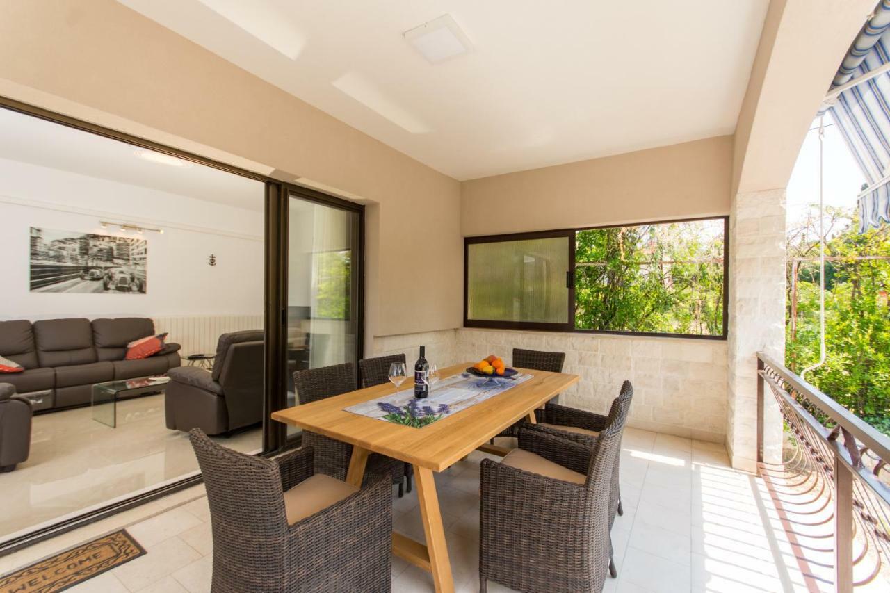 Holiday Home Ruzmarin Trogir Exterior photo